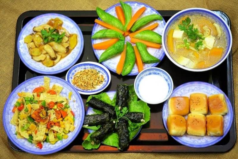 Mộng Thấy Mâm Cơm Toàn Đồ Chay